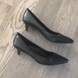 Calvin Klein Black leather  pumps
